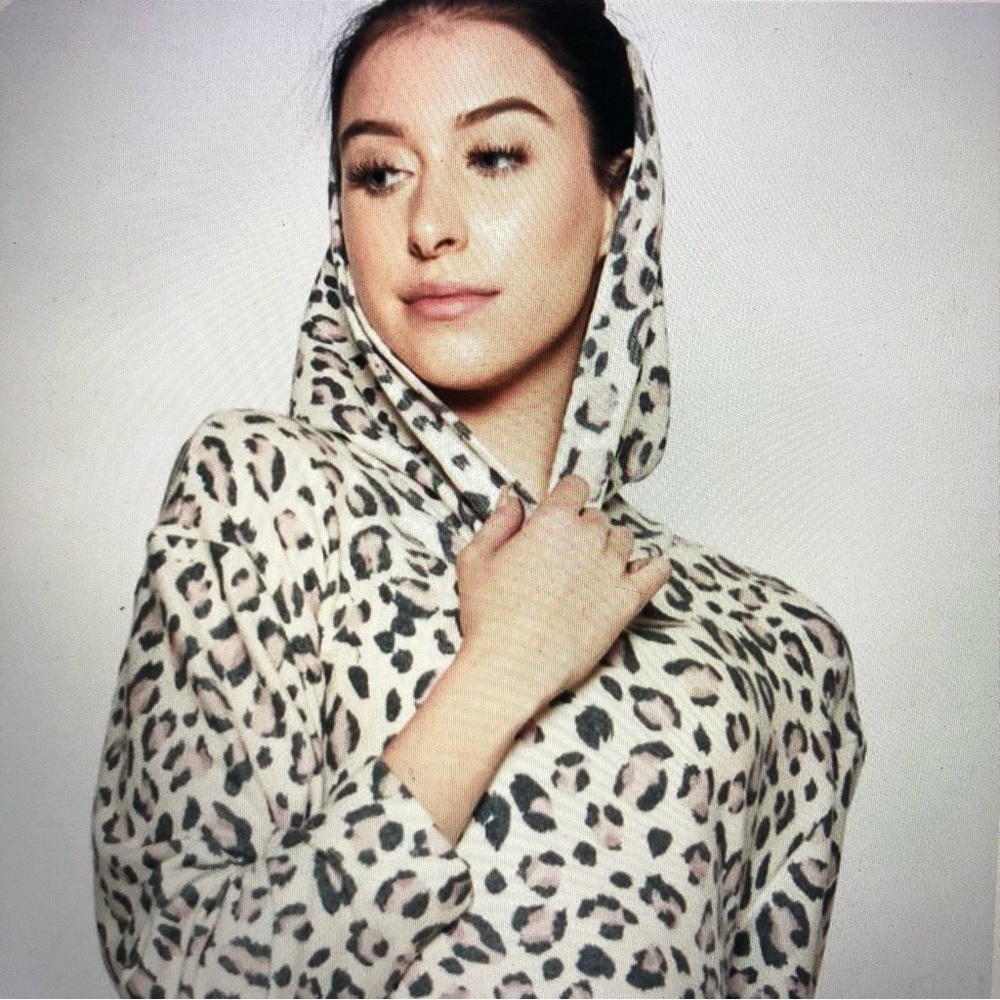 Anthropologie Sweater Hoodie Soft Sam & Lavi Leopard Print Small